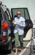 CAMERON DIAZ Shopping at Petco in Los Angeles 03/13/2016