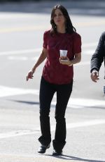 COURTNEY COX Heading to 