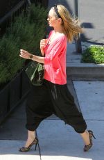 ELIZA DUSHKU Out for Lunch in Los Angeles 03/03/2016