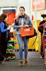 EMILY BLUNT at CVS Pharmacy in Los Angeles 01/03/2016