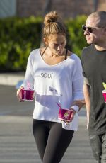 JENNFER LOPEZ Out for Frozen Yoghurt in Calabasas 03/09/2016