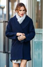 JENNIFER GARNER Leaves a Breakfast Coffee Shop in Manhattan 03/16/2016