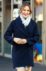JENNIFER GARNER Leaves a Breakfast Coffee Shop in Manhattan 03/16/2016