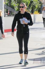 JENNIFER GARNER Leaves a Gym in Los Angeles 03/29/2016