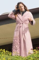 JENNIFER GARNER on the Set of 
