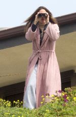 JENNIFER GARNER on the Set of 