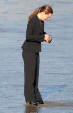 JENNIFER GARNER on the Set of 