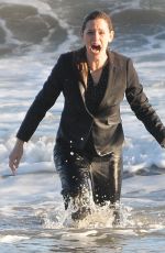 JENNIFER GARNER on the Set of 