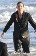 JENNIFER GARNER on the Set of 