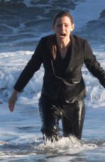 JENNIFER GARNER on the Set of 