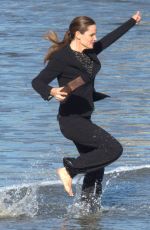 JENNIFER GARNER on the Set of 