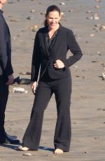 JENNIFER GARNER on the Set of 