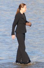 JENNIFER GARNER on the Set of 