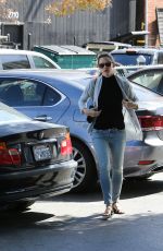 JENNIFER GARNER Out Shopping in Los Angeles 03/12/2016