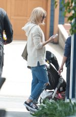KATE HUDSON at Brentwood Farmers Market in Los Angeles 03/20/2016