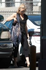 KATE HUDSON at wild Card Boxing in Los Angeles 03/29/2016
