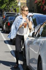 KATE HUDSON Leaves a Yoga Class in Brentwood 03/17/2016