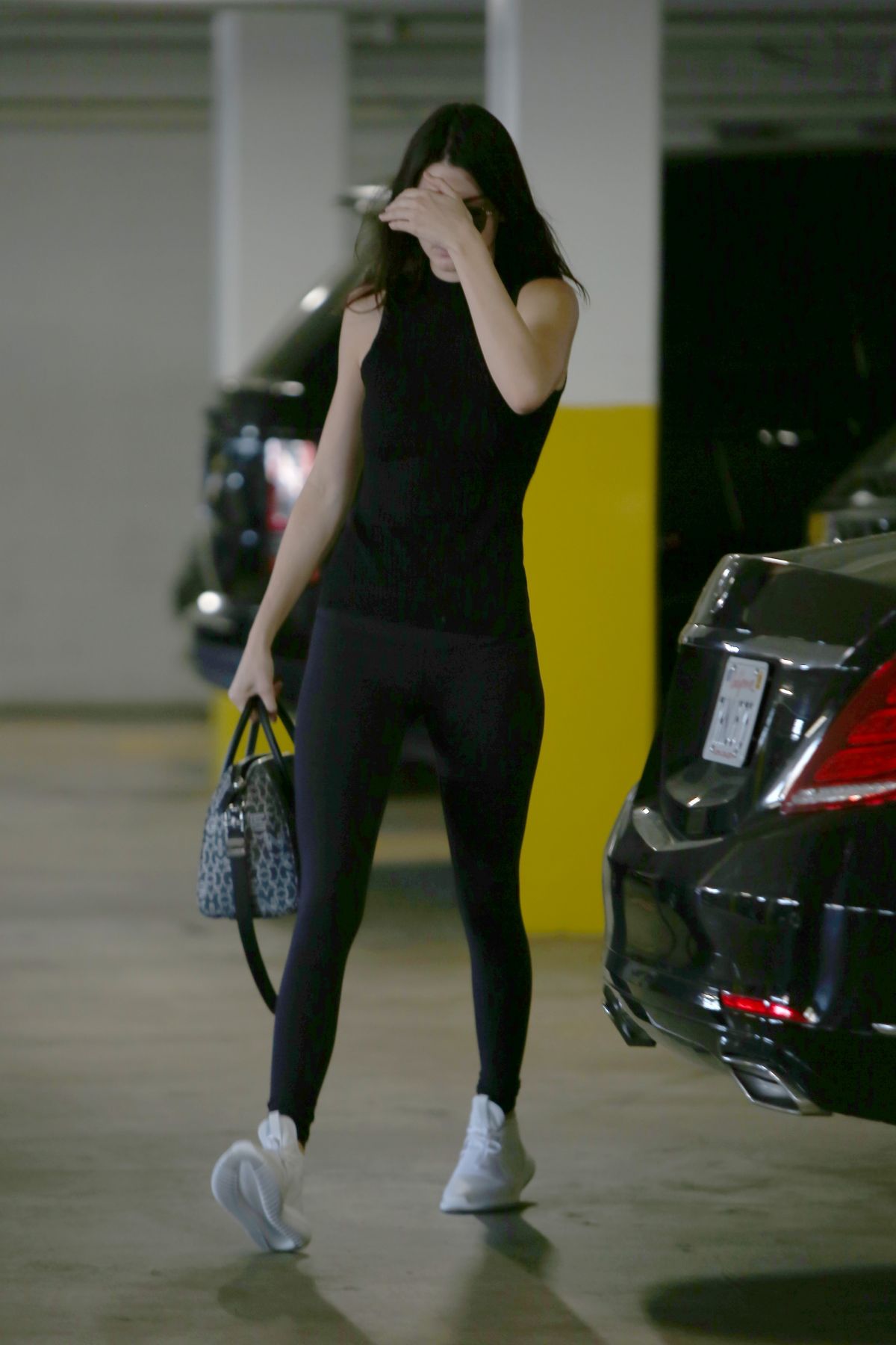 KENDALL JENNER Grocery Shopping in Los Angeles 03/15/2016 – HawtCelebs