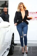 KHLOE KARDASHIAN Out and About in Van Nuys 03/01/2016