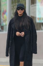 KIM KARDASHIAN Shopping at Toys R Us in Calabasas 03/05/2016