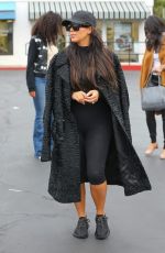 KIM KARDASHIAN Shopping at Toys R Us in Calabasas 03/05/2016