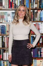 KRISTIN CAVALLARI Signing Copies of Her Book at Book Revue in Huntington 03/15/2016