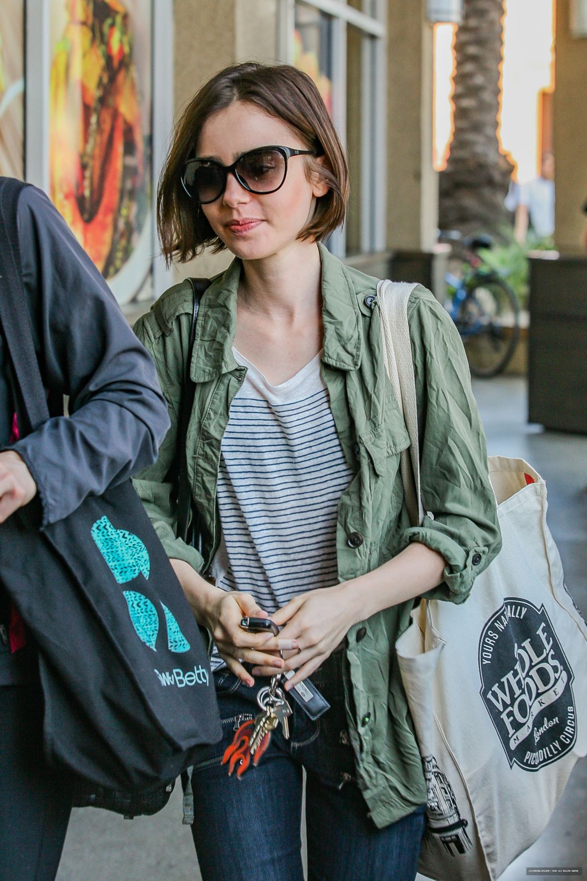 LILY COLLINS Shopping at Erewhon Health Food Store in Los Angeles 03/15/2016 LILY COLLINS Shopping at Erewhon Health Food Store in Los Angeles 03/15/2016