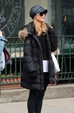 PARIS HILTON Shopping at The Apple Store in New York 03/05/2016