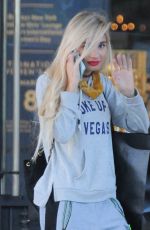 PIA MIA PEREZ Shopping at Barney