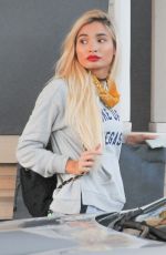 PIA MIA PEREZ Shopping at Barney