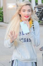 PIA MIA PEREZ Shopping at Barney