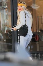 PIA MIA PEREZ Shopping at Barney