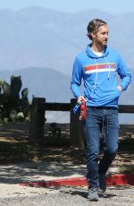 Pregnant ANNE HATHATWAY Out Hiking in Los Angeles  03/12/2016