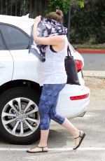 Pregnant ANNE HATHAWAY Leaves a Gym in Los Angeles 03/04/2016