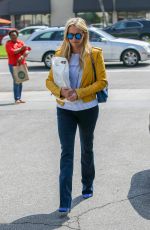 REESE WITHERSPOON at a Newsstand in Brentwood 03/19/2016