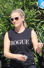 REESE WITHERSPOON Heading to Yoga Class in Brentwood 03/12/2016