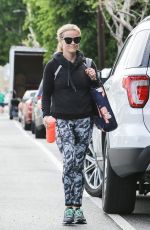 REESE WITHERSPOON Out for Morning Yoga Class in Brentwood 03/07/2016