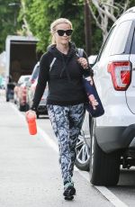 REESE WITHERSPOON Out for Morning Yoga Class in Brentwood 03/07/2016