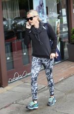 REESE WITHERSPOON Out for Morning Yoga Class in Brentwood 03/07/2016