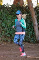REESE WITHERSPOON Out Jogging in Los Angeles 0/08/2016