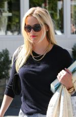 REESE WITHERSPOON Out Shopping in Los Angeles 03/08/2016