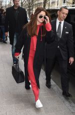 SELENA GOMEZ at Charles-de-gaulle Airport in Paris 03/08/2016