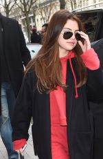 SELENA GOMEZ at Charles-de-gaulle Airport in Paris 03/08/2016