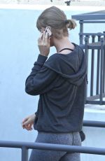 TAYLOR SWIFT Arrives at Pilates Class in West Hollywood 03/25/2016