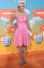 TORI SPELLING at Nickelodeon’s 2016 Kids’ Choice Awards in Inglewood 03/12/2016