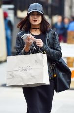 VANESSA HUDGEN Shopping at American Two Shot in Manhattan 03/23/2016