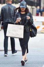 VANESSA HUDGEN Shopping at American Two Shot in Manhattan 03/23/2016