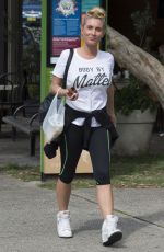 ZILDA WILLIAMS Out Shopping in Bondi 03/30/2016