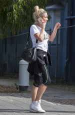 ZILDA WILLIAMS Out Shopping in Bondi 03/30/2016