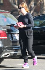 AMY POEHLER Shopping at Bristol Farms in Beverly Hills 04/20/2016
